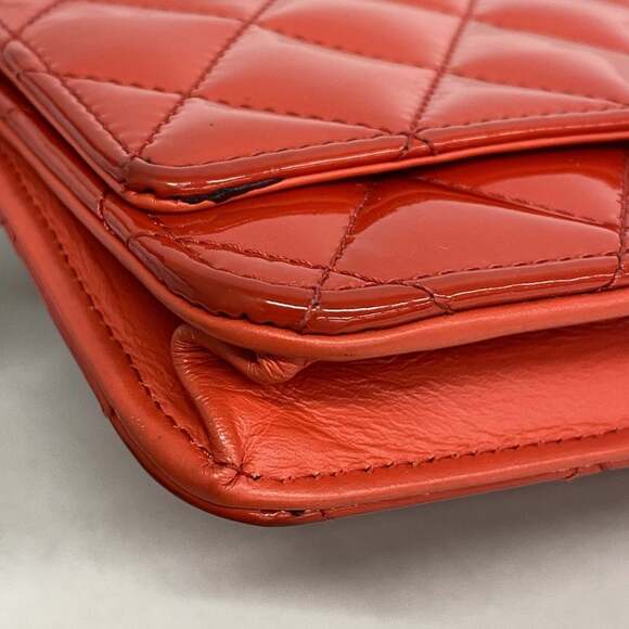 CHANEL Red Wallet - Picture 11 of 13